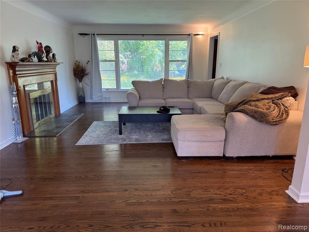 18141 Sunnybrook Avenue, Lathrup Village, MI 48076 — Photo 14