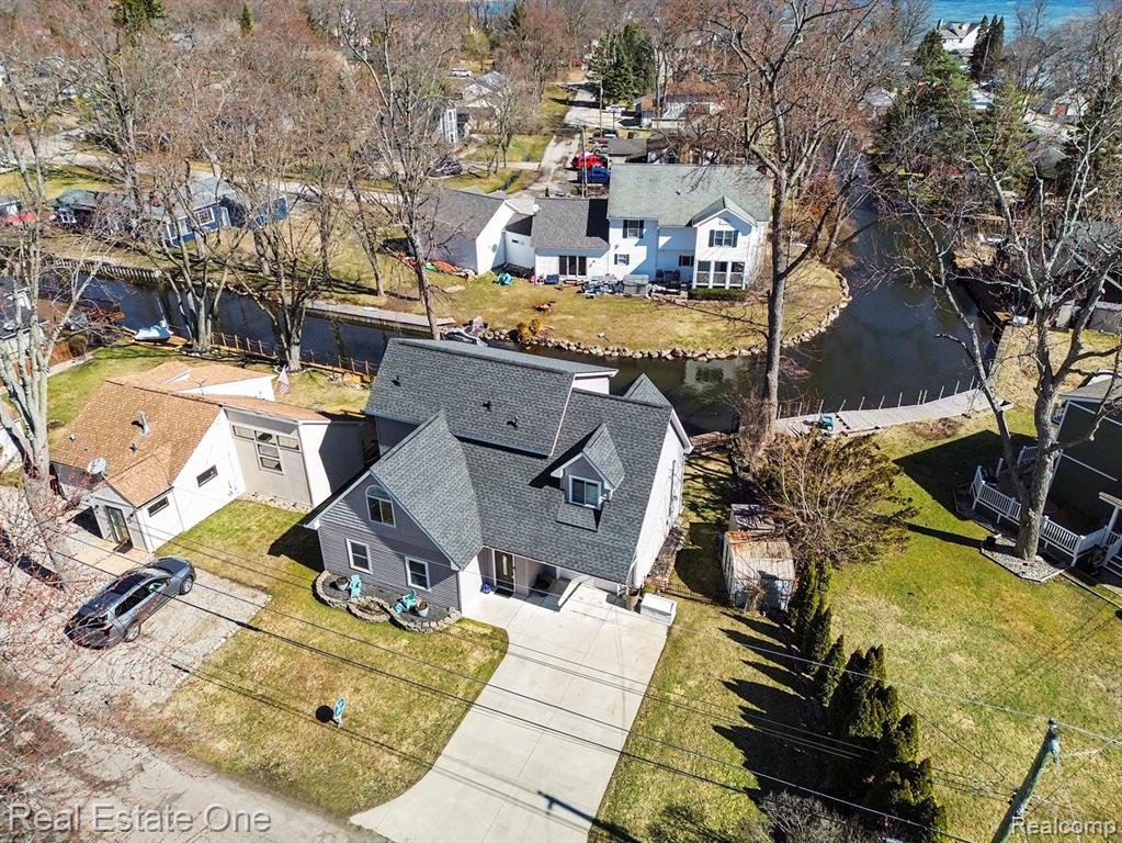 2061 Rosedale Drive, West Bloomfield, MI 48324 — front exterior