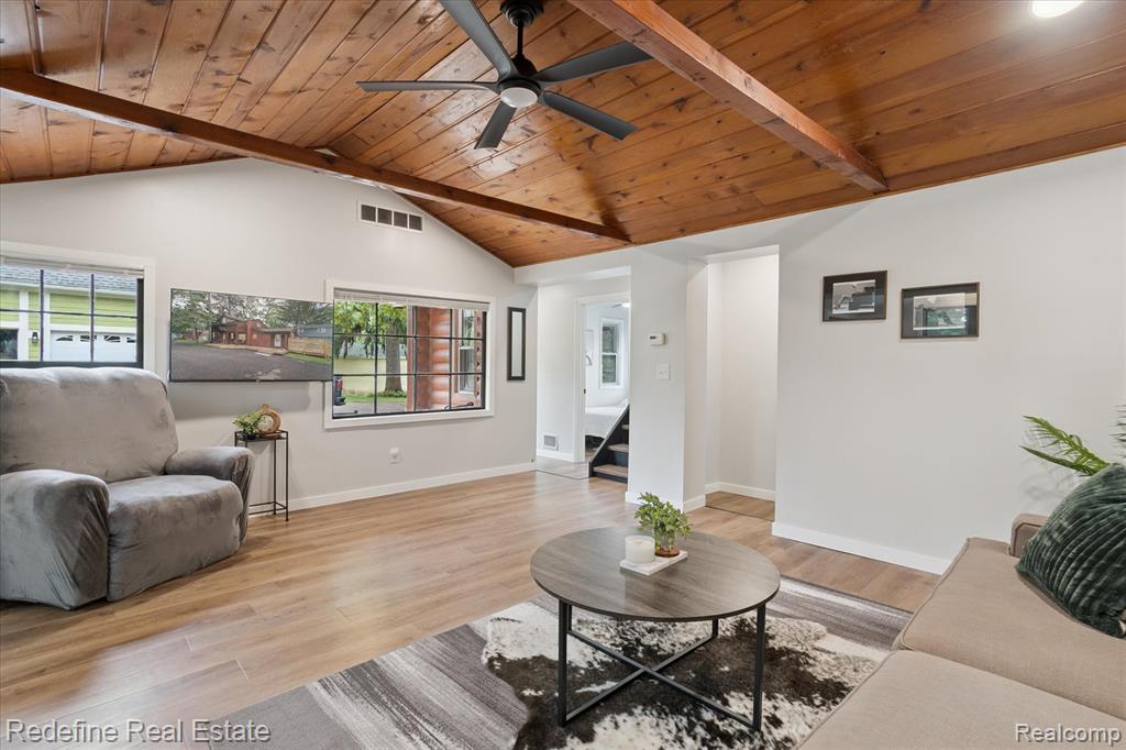 8416 Arlis Avenue, Commerce Twp, MI 48382 — Photo 8