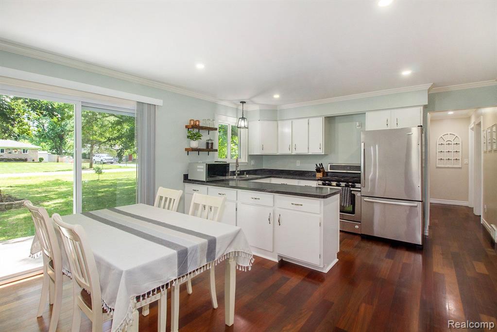 4361 W HIGHLAND Road, Milford, MI 48380 — Photo 4