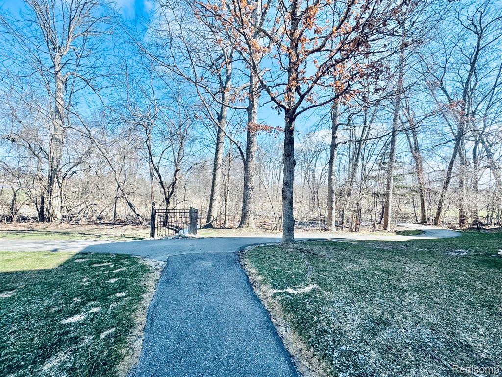 4956 Oak Hill Drive, 78, Waterford, MI 48329 — Photo 4