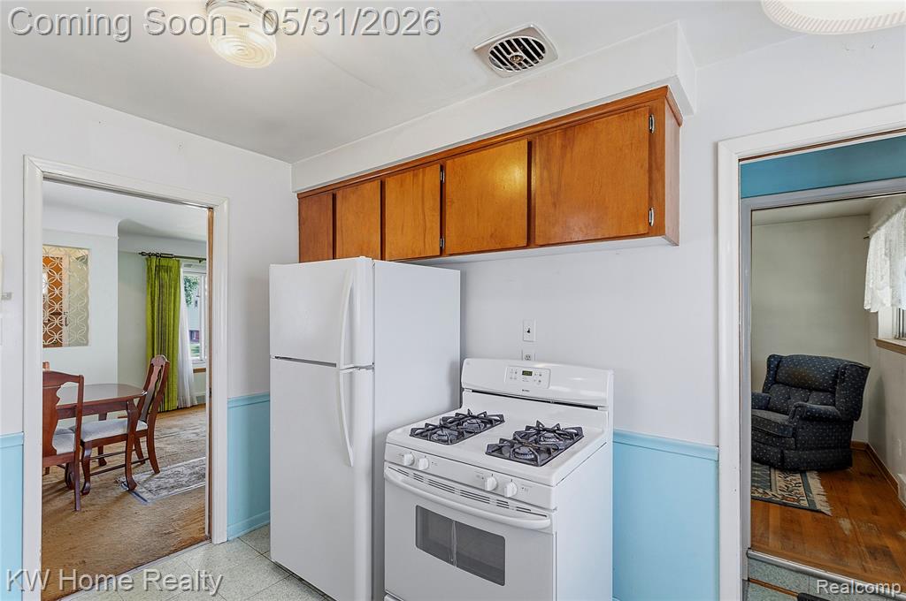 8801 Whitlock Avenue, Dearborn, MI 48126 — Photo 6