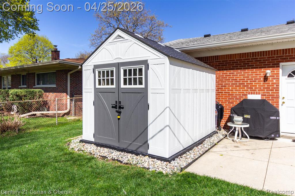 22803 Manning Street, Farmington, MI 48336 — Photo 45