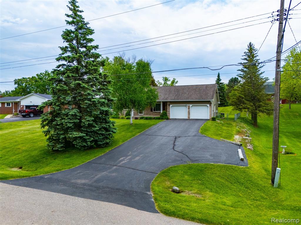 2482 Valley Lane Drive, Grand Blanc, MI 48439 — Photo 42