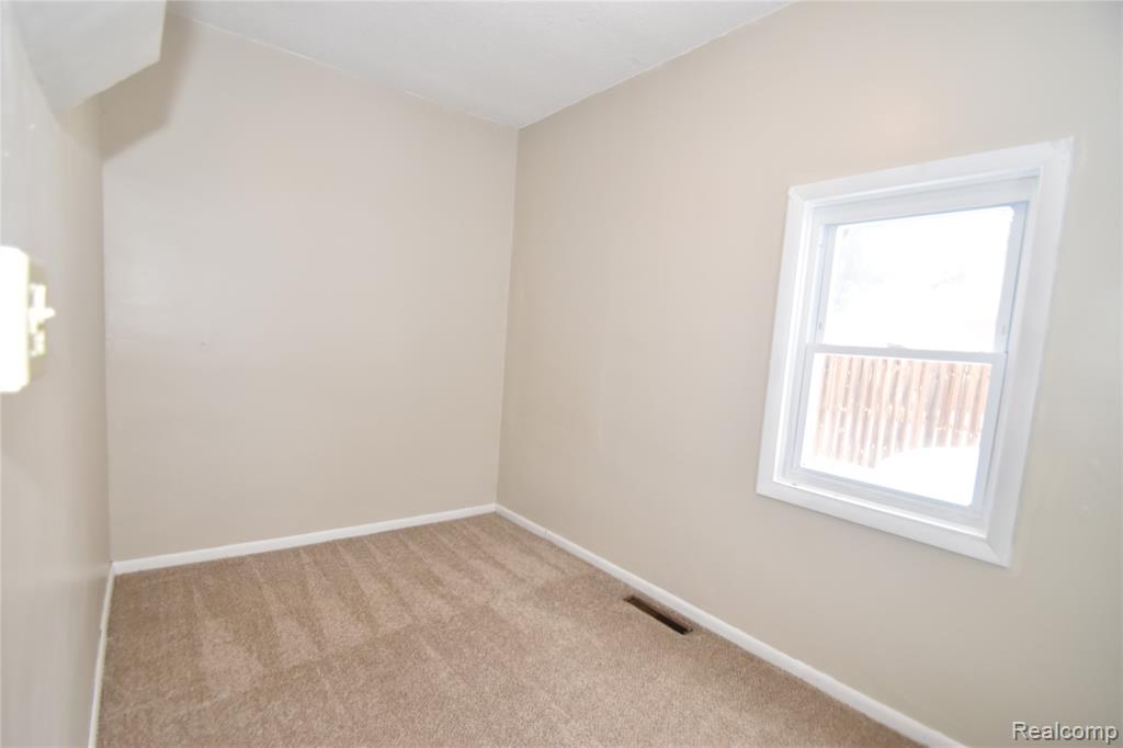 227 N Walnut Street, Vernon, MI 48476 — Photo 11