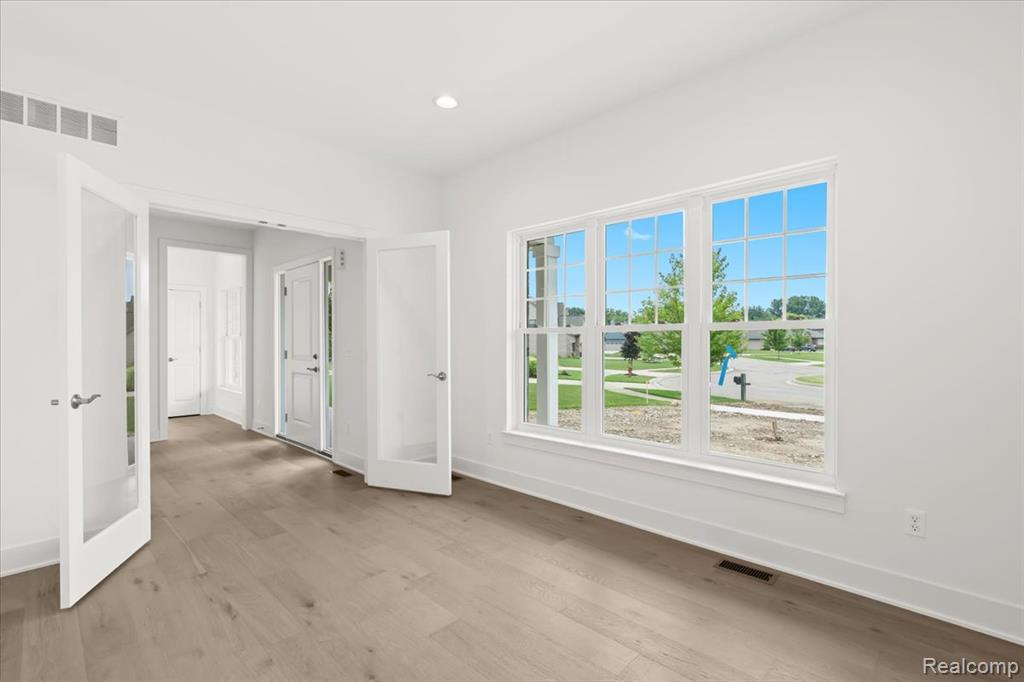 5179 WIMBLEDON Circle, Ann Arbor, MI 48108 — Photo 11