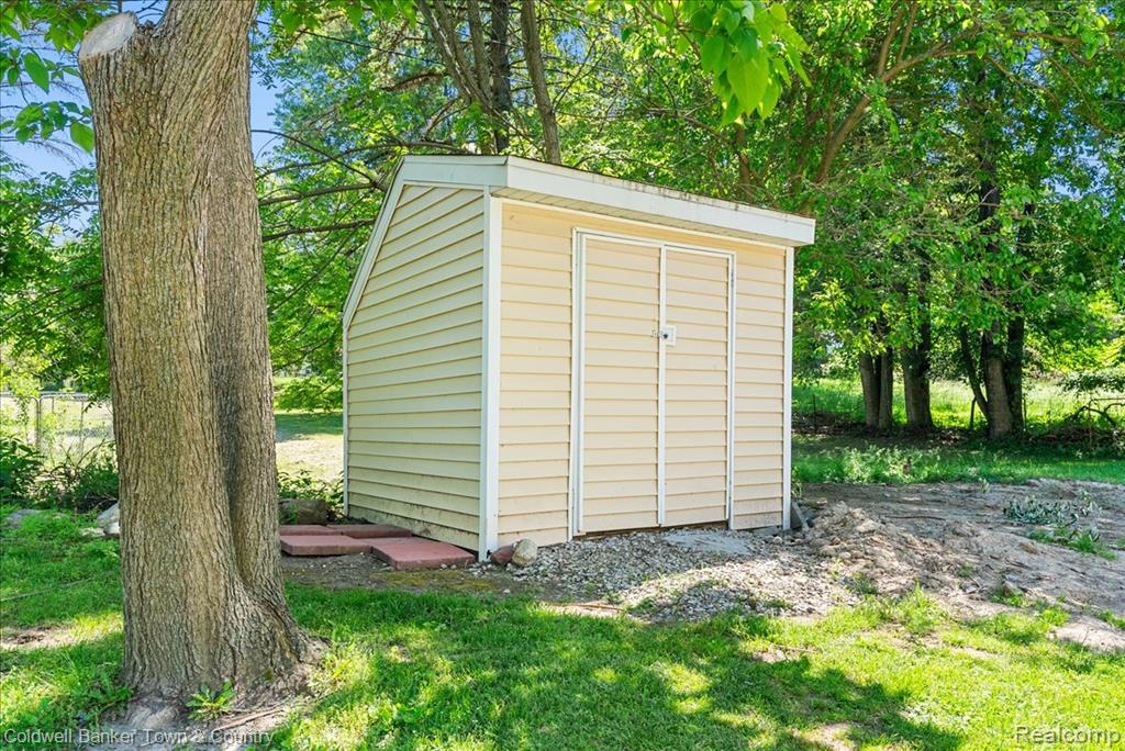 833 Hein Avenue, Lansing, MI 48911 — Photo 31