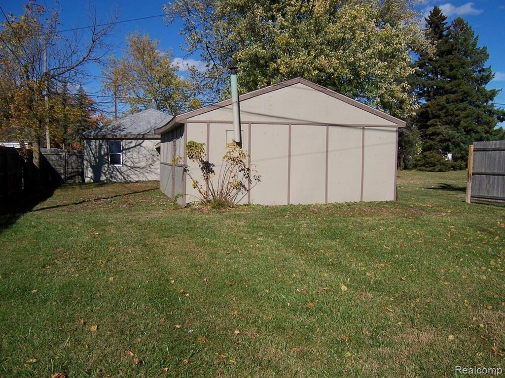 3255 Harrington Road, Port Huron, MI 48060 — Photo 8