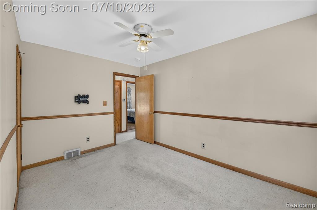 8599 Cardwell Street, Westland, MI — Photo 16