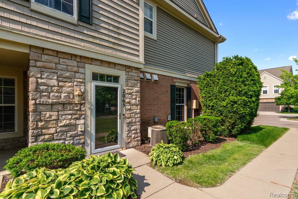 2065 Pinecroft Drive, Canton, MI 48188 — Photo 23