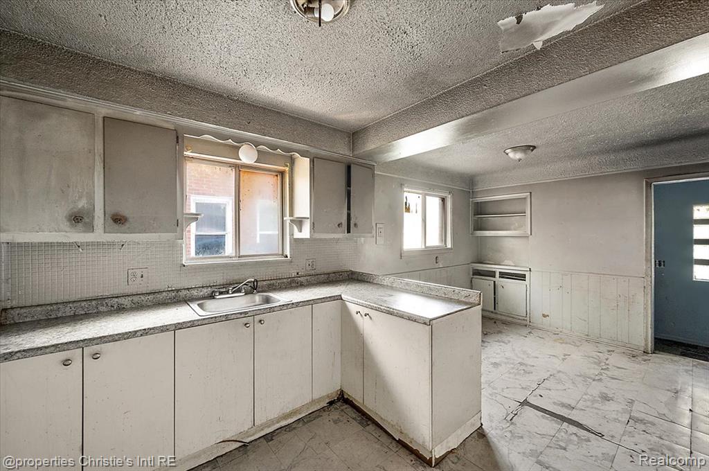 18104 Runyon Street, Detroit, MI 48234 — Photo 14
