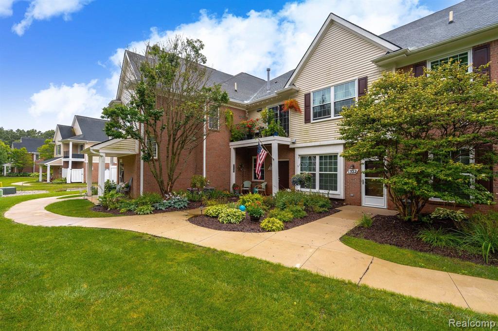 1324 DUFREE Boulevard, Howell, MI 48843 — Photo 2