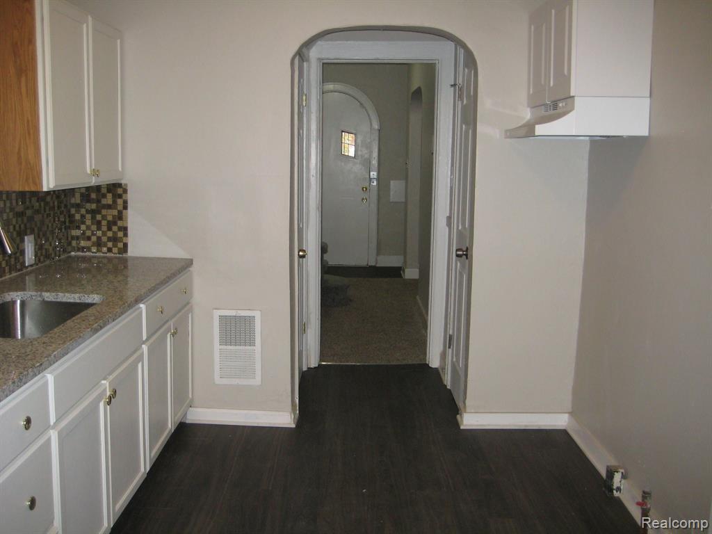 8066 NORMILE Street, Detroit, MI 48204 — Photo 24