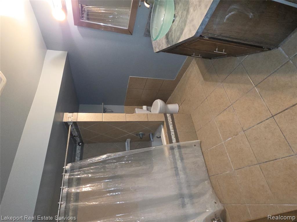 2549 Riverwood Dr Drive, Port Huron, MI 48060 — Photo 14