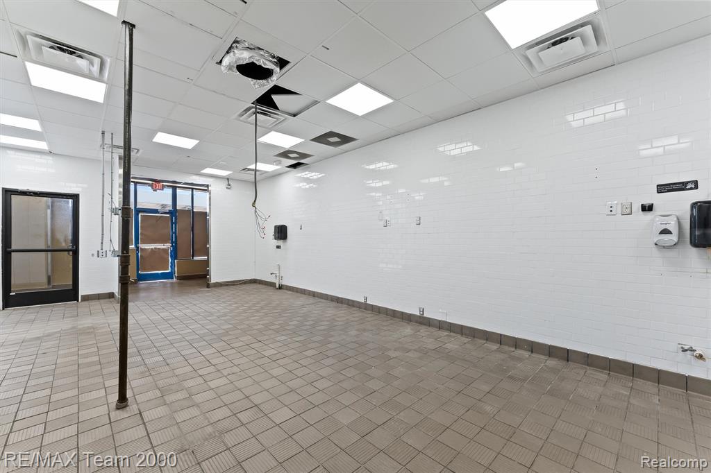 5564 Woodward Avenue, Detroit, MI 48202 — Photo 11