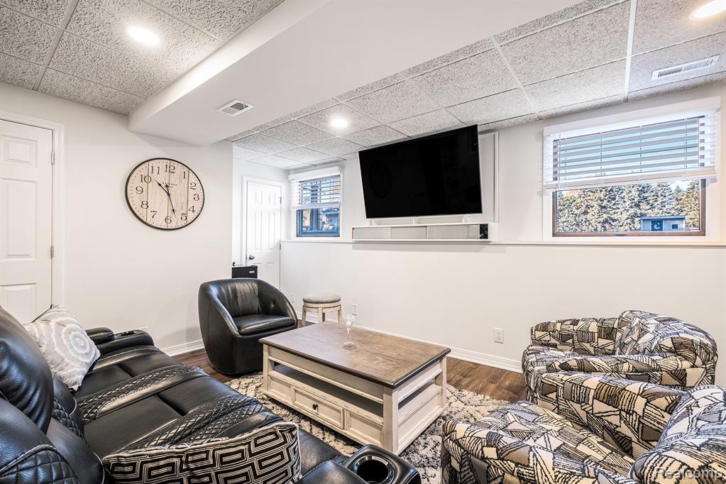 7030 Porter Road, Grand Blanc, MI 48439 — Photo 24