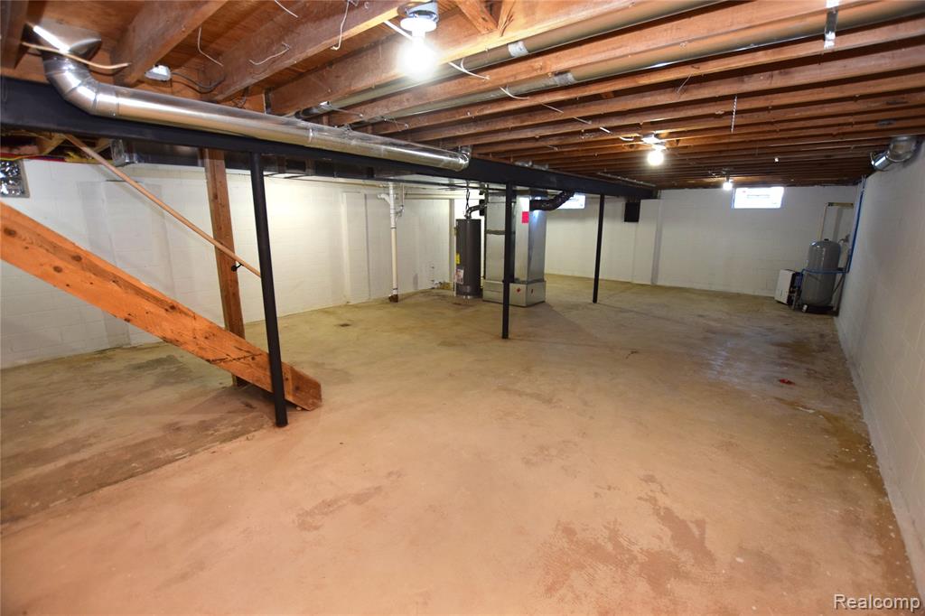 5187 Lippincott Boulevard, Burton, MI 48519 — Photo 16