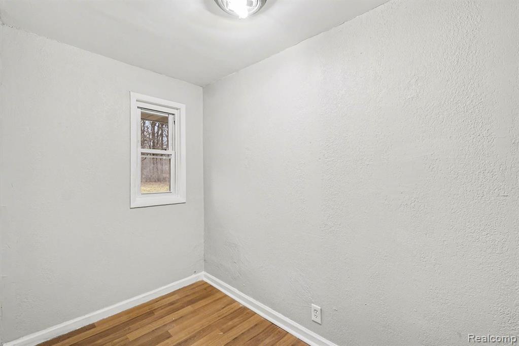4267 Torrey Road, Flint, MI 48507 — Photo 9