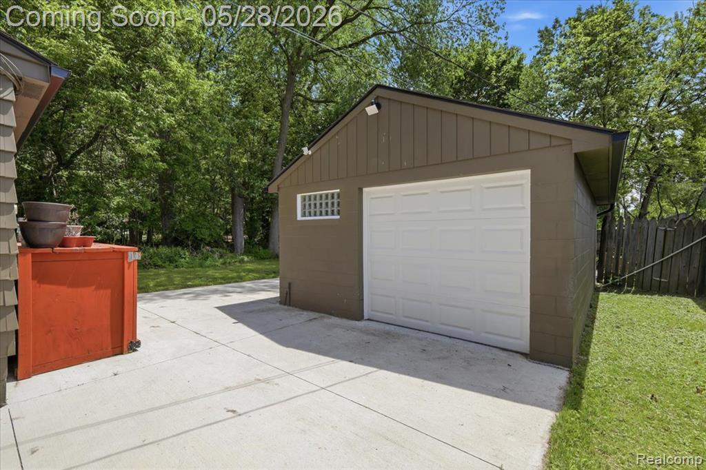 4805 Fenmore Avenue, Waterford, MI 48328 — Photo 21