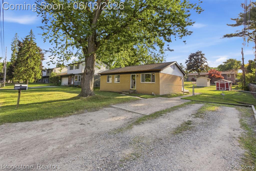 520 May Road, Rochester Hills, MI 48307 — Photo 2
