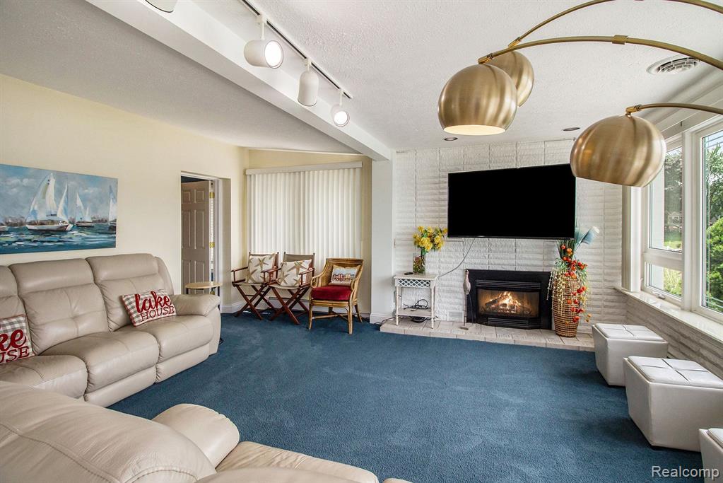 8428 Woodland Shore Drive, Brighton, MI 48114 — Photo 16