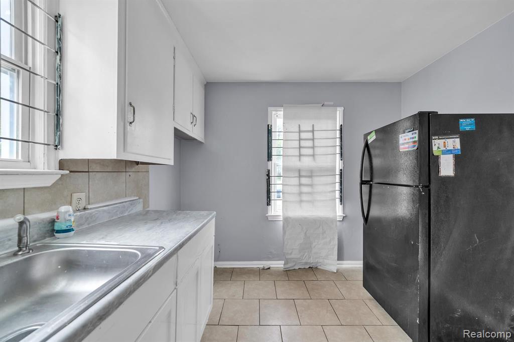 6743 COVERT Street, Hamtramck, MI 48212 — Photo 4