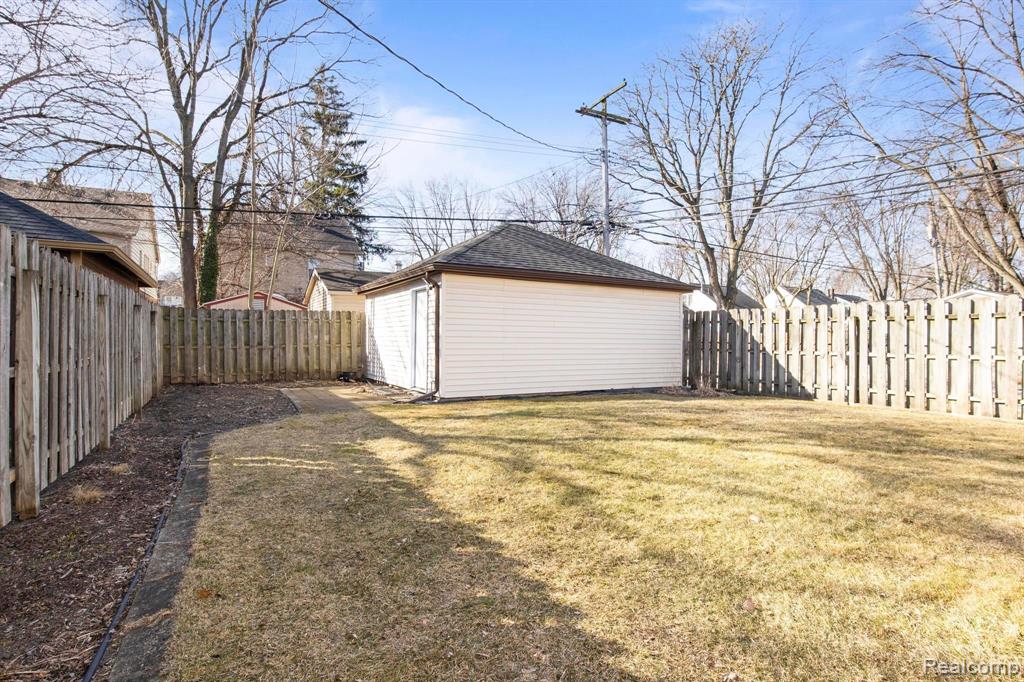 902 E 2ND Street, Royal Oak, MI 48067 — Photo 27