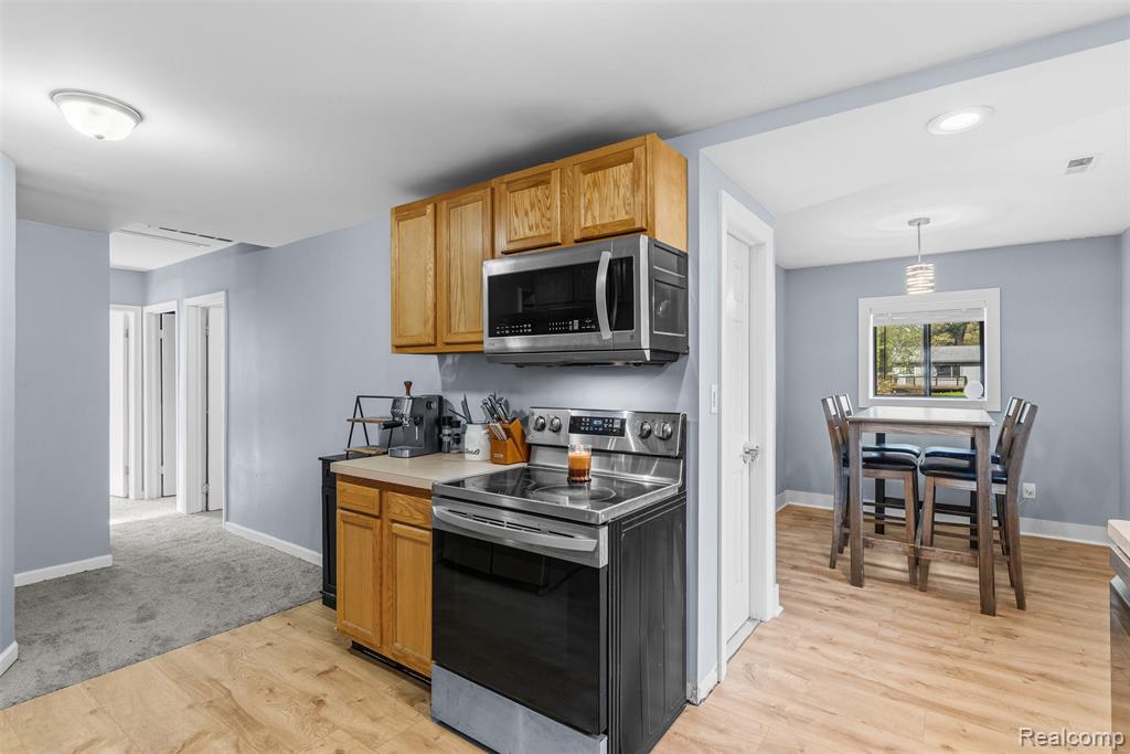 5710 Lake Grove Drive, White Lake, MI 48383 — Photo 14