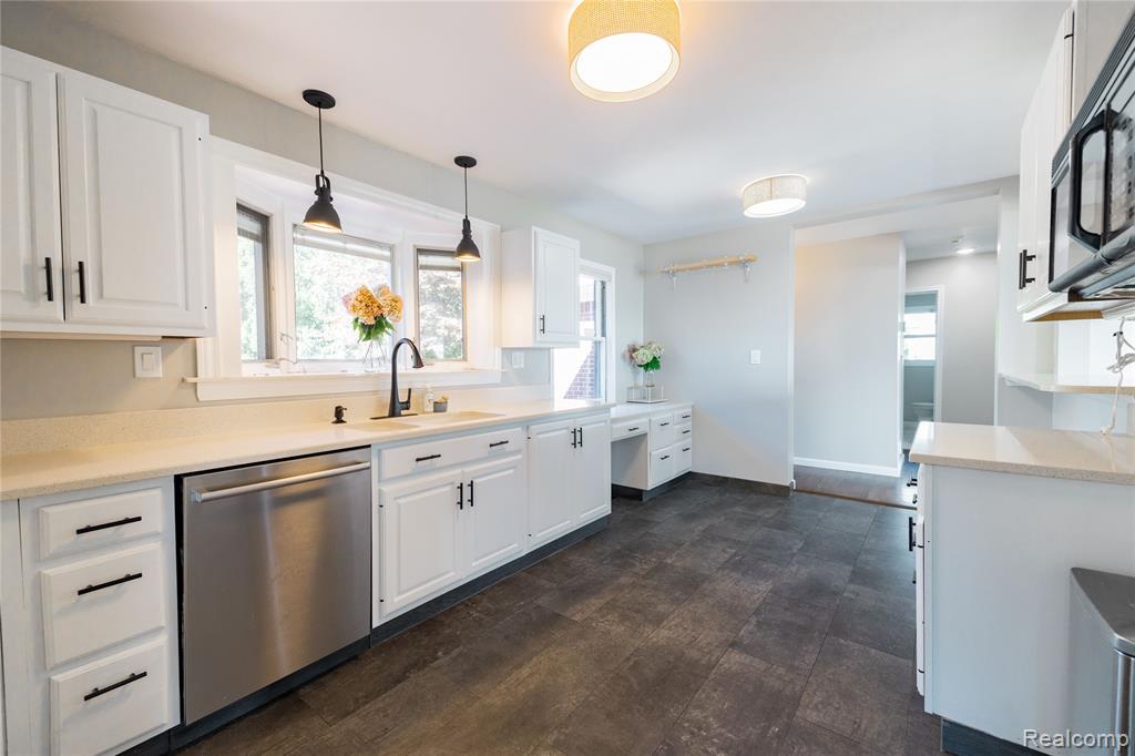 27627 Elba Drive, Grosse Ile, MI 48138 — Photo 10