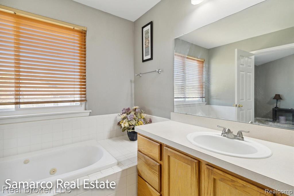 7998 RAYNA, Belleville, MI 48111 — Photo 26