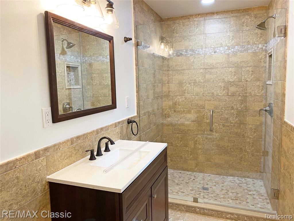 6563 LEYTONSTONE Boulevard, West Bloomfield, MI — Photo 13