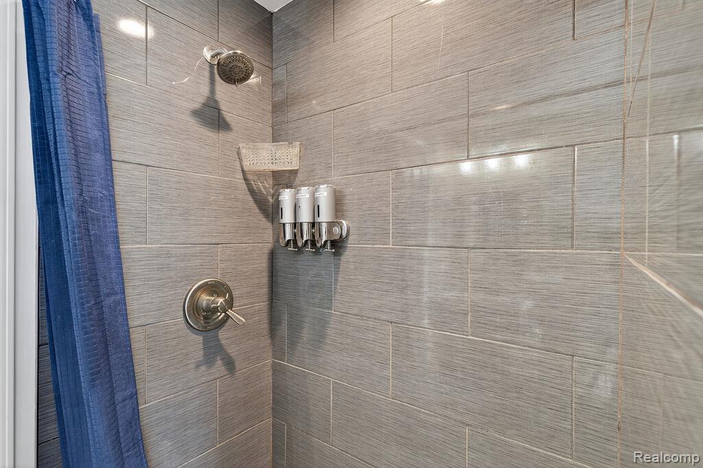 8811 Vernier Road, Ira, MI — Photo 17