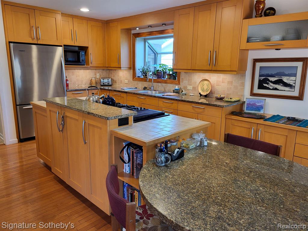 6358 TIMBERWOOD S, West Bloomfield, MI — Photo 36