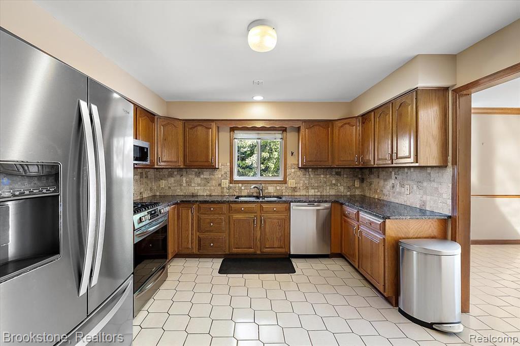 49650 Card Road, Macomb, MI 48044 — Photo 35