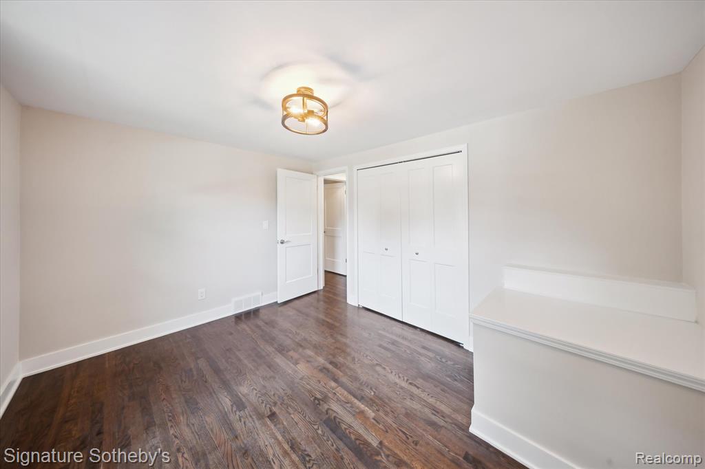 2200 Brenthaven Drive E, Bloomfield, MI 48304 — Photo 25