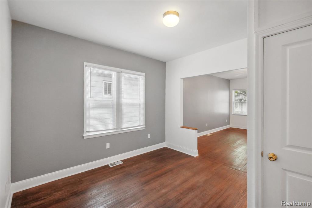 46 E HAYES Avenue, Hazel Park, MI 48030 — Photo 14