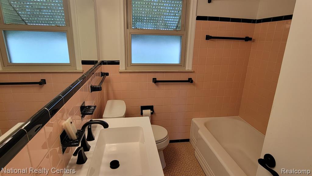 9030 Hemingway, Redford, MI 48239 — Photo 10