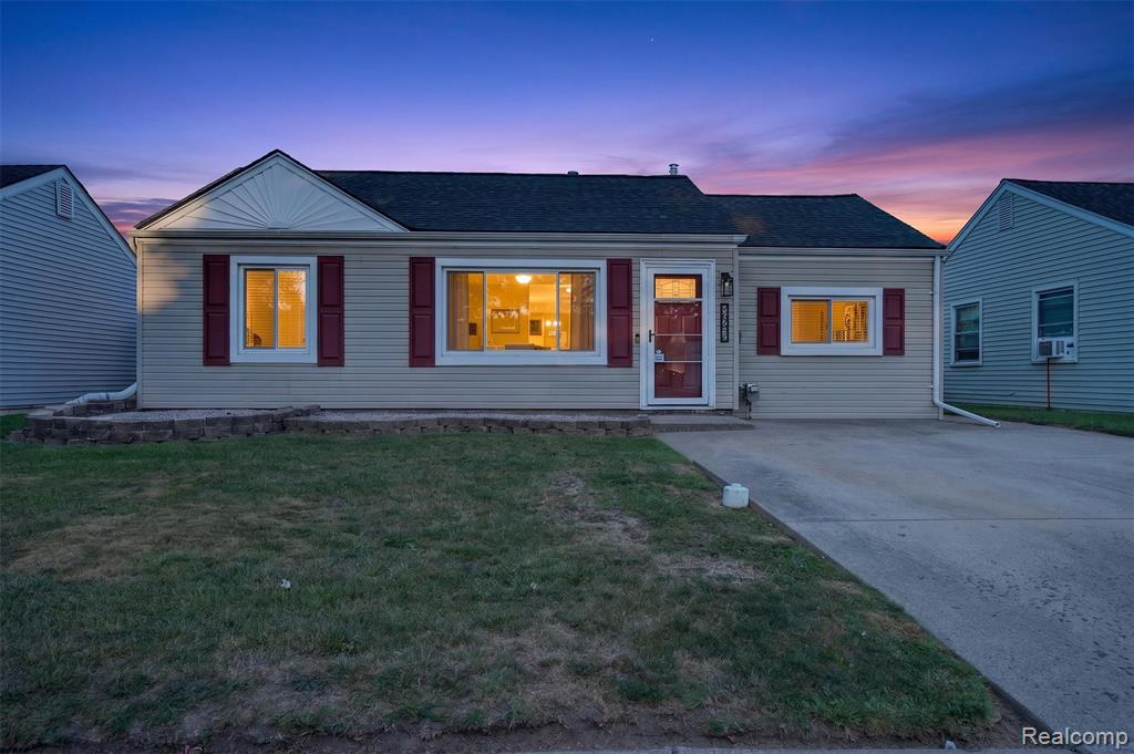 26596 Kathy Street, Roseville, MI 48066