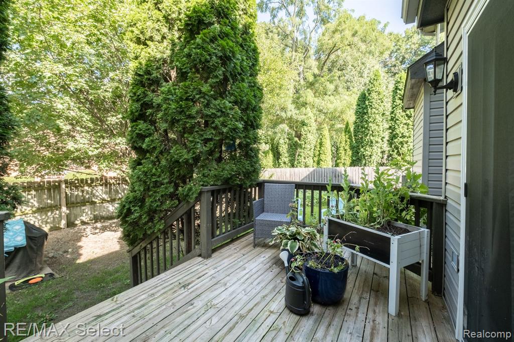 15242 Weller Court, Holly, MI 48442 — Photo 33