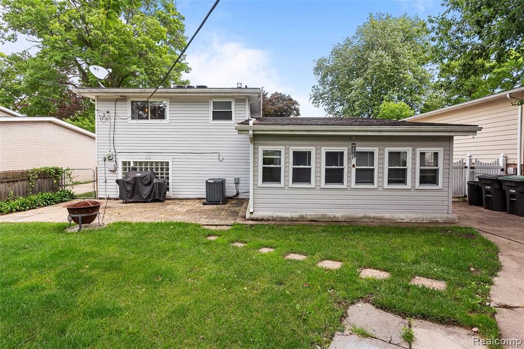 9428 Elm Street, Taylor, MI 48180 — Photo 7