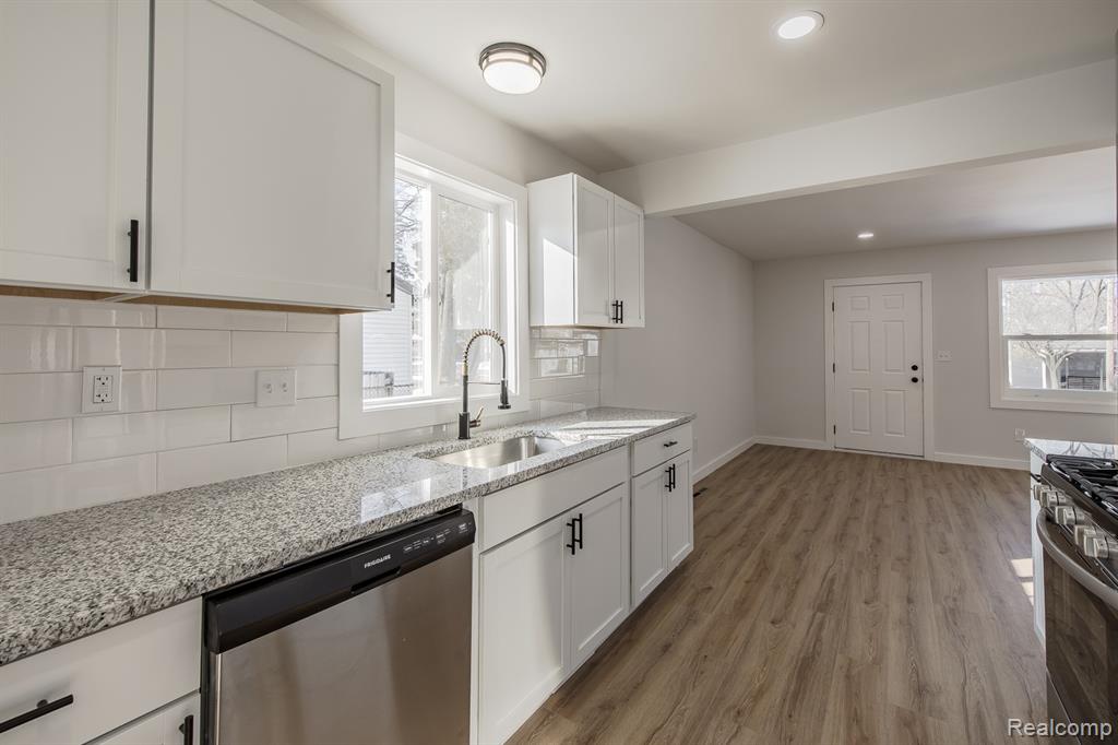4075 Kempf Street, Waterford, MI 48329 — Photo 15