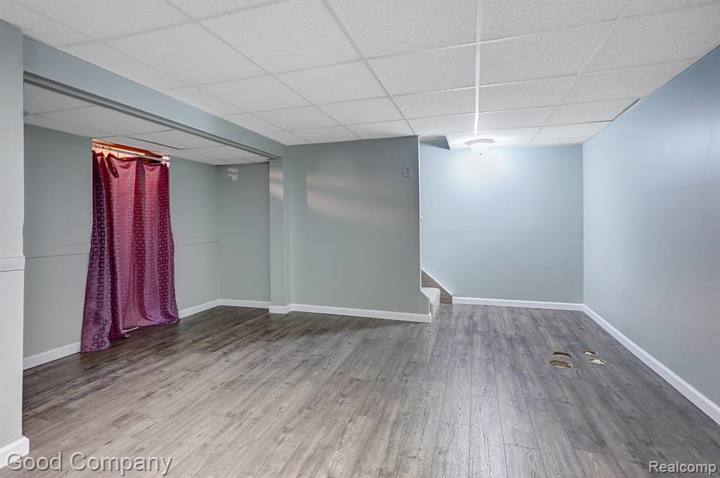 935 N MAPLE Avenue, Royal Oak, MI 48067 — Photo 16