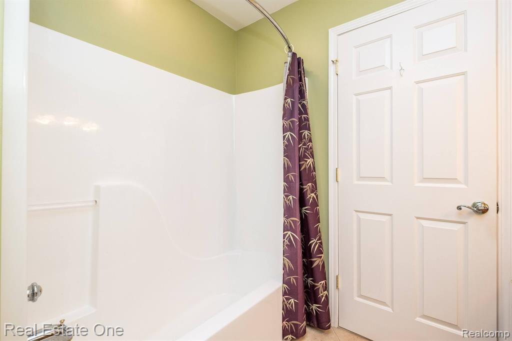 8113 SUTTON Court, White Lake, MI — Photo 21