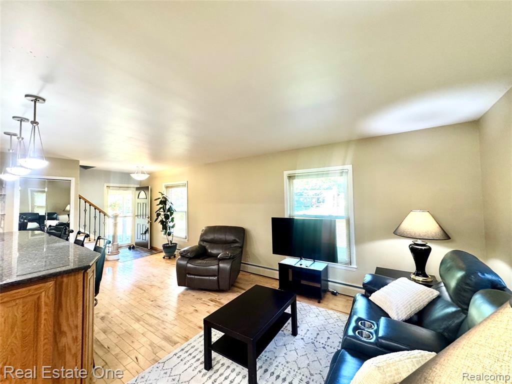 615 Willard Avenue, Rochester Hills, MI 48307 — Photo 4