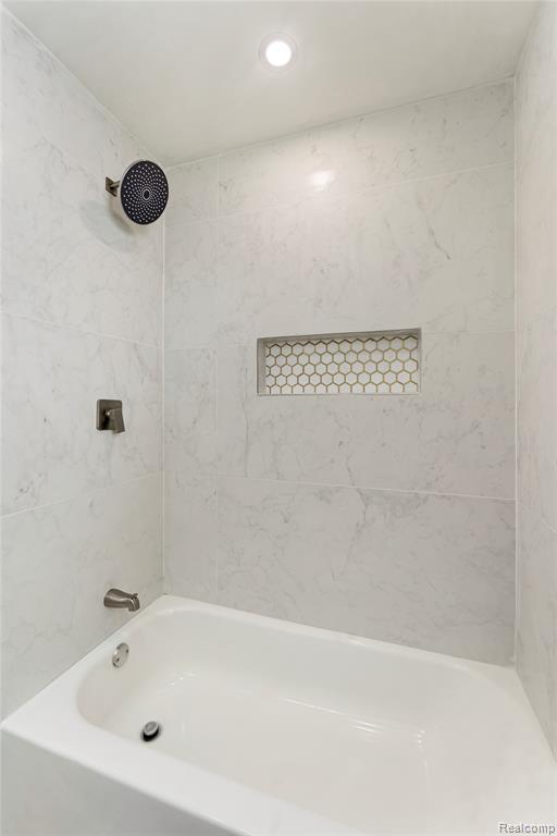 24220 Cloverlawn Street, Oak Park, MI 48237 — Photo 18