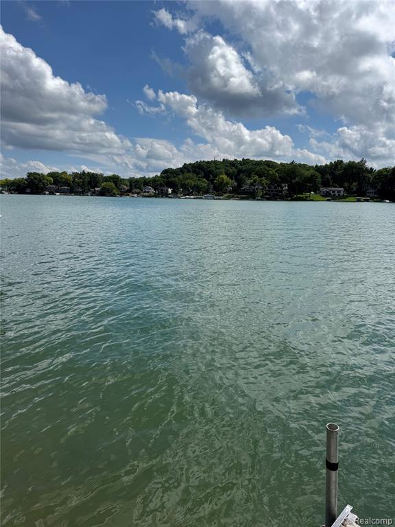 6798 Saline Drive, Waterford, MI 48329 — Photo 4