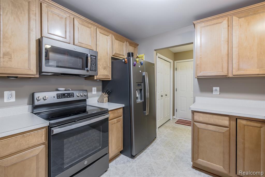 8213 Sequoia Lane, White Lake, MI — Photo 16