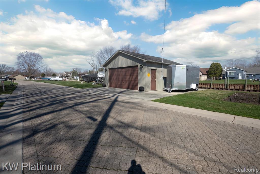 48218 Harbor Drive, Chesterfield, MI 48047 — Photo 23