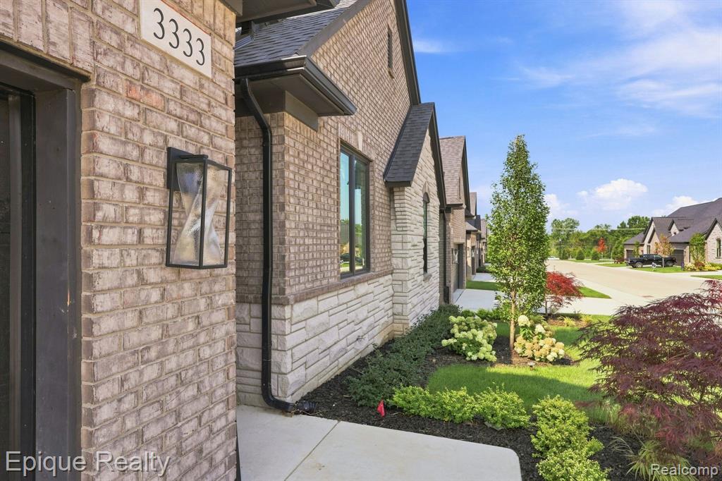 3333 Cornerstone Drive - Photo 4