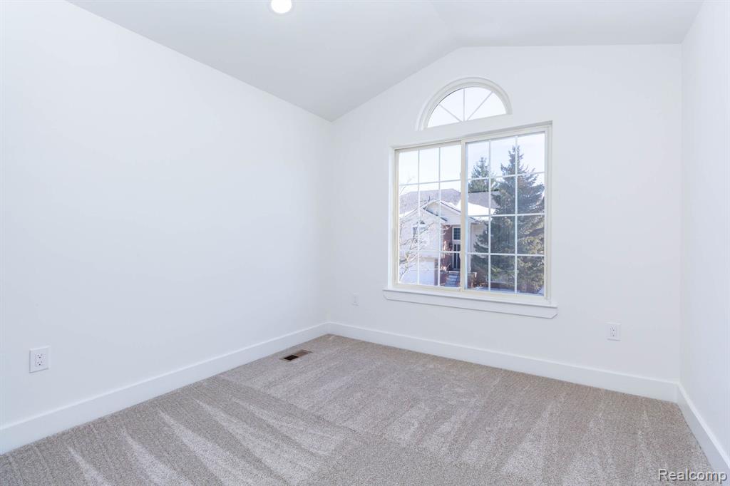 4908 Carrington Drive, Rochester, MI 48306 — Photo 22
